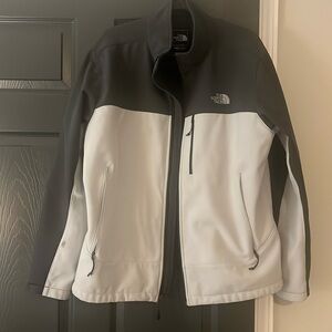 Men’s the north face, soft shell fleece lined jacket